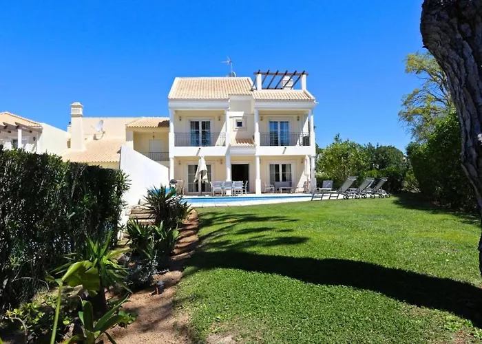 Spacious Vilamoura 4 Bedrooms Amendoeira Table Tennis * Quarteira