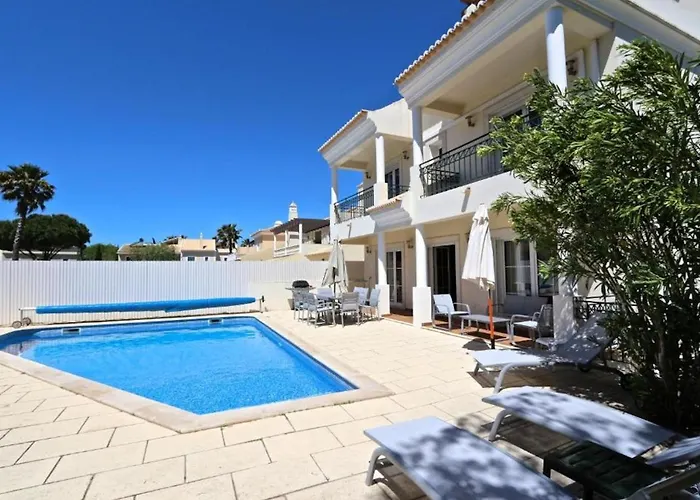 Spacious Vilamoura 4 Bedrooms Amendoeira Table Tennis Quarteira