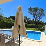 Spacious Vilamoura 4 Bedrooms Amendoeira Table Tennis וילה