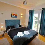 Spacious Vilamoura 4 Bedrooms Amendoeira Table Tennis וילה קווארטיירה