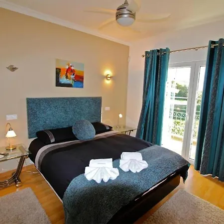 Spacious Vilamoura 4 Bedrooms Amendoeira Table Tennis וילה קווארטיירה