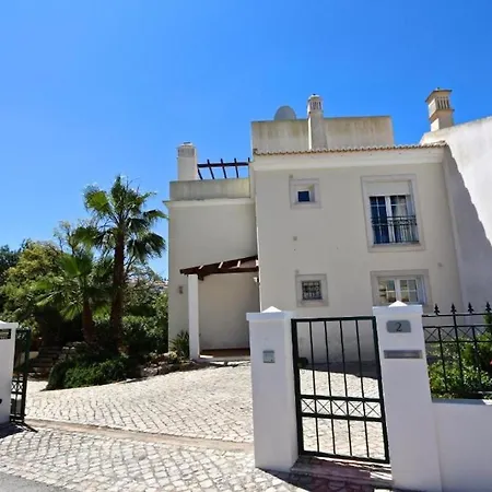 Spacious Vilamoura 4 Bedrooms Amendoeira Table Tennis וילה *