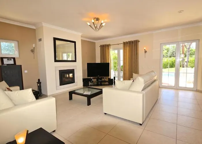 Spacious Vilamoura 4 Bedrooms Amendoeira Table Tennis 别墅 *
