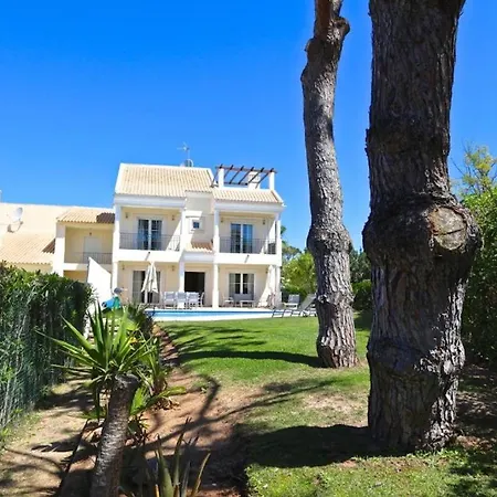 Villa Spacious Vilamoura 4 Bedrooms Amendoeira Table Tennis Great Pool Area