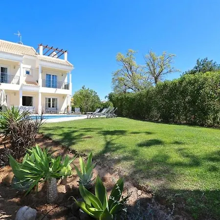 Spacious Vilamoura 4 Bedrooms Amendoeira Table Tennis Great Pool Area Villa Quarteira